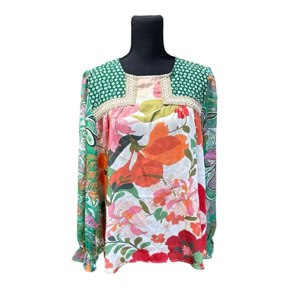 JODIFL Tops - Jodifl Floral Embroidery Yoke Top